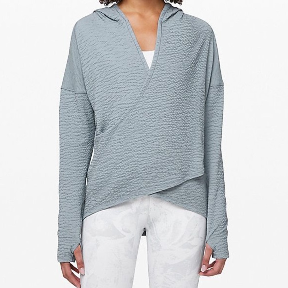New LULULEMON Serene Motion Wrap Hoodie Top Gray 8